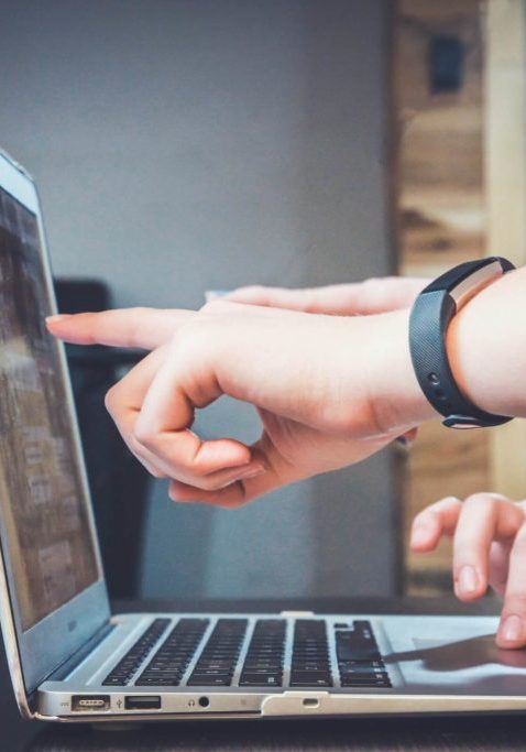 john-schnobrich-FlPc9_VocJ4-unsplash