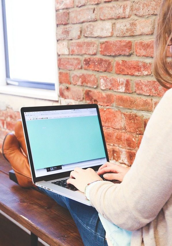 student, typing, keyboard-849828.jpg